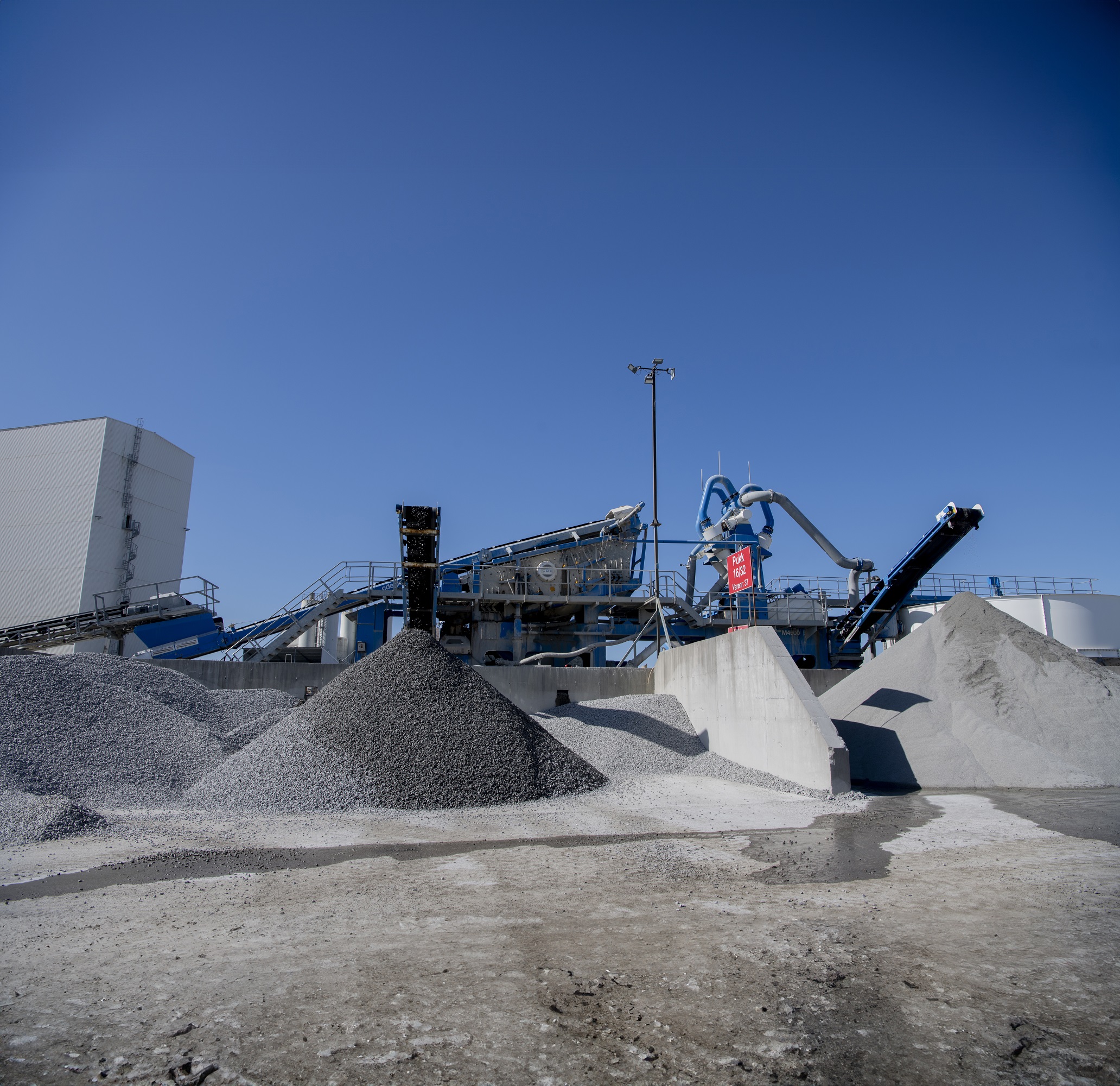 (6) Transform quarry by-products