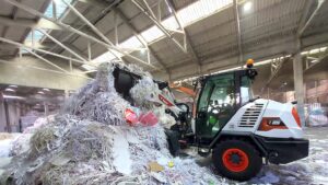 New Bobcat L85 wheel loader for paper recycling